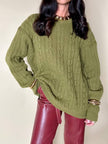 Maglione girocollo lavorato a trecce e a coste larghe verde oliva