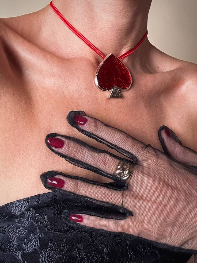 Spilla/Ciondolo a forma di cuore di picche “Yves Saint Laurent”