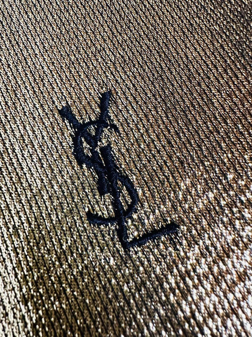 Sciarpa vintage Yves Saint Laurent in lamé di seta oro con frange e logo YSL ricamato