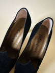 Décolleté in suede nero con taglio a punta “Yves Saint Laurent”
