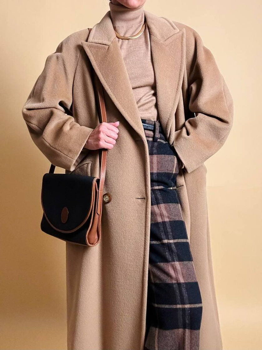 Cappotto doppiopetto in drap di lana cammello 