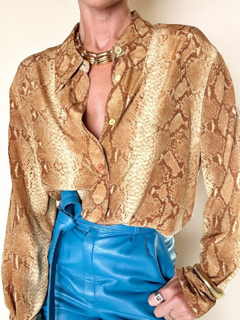 Camicia Laurèl in seta fantasia pitone nei toni del crema e marrone chiaro