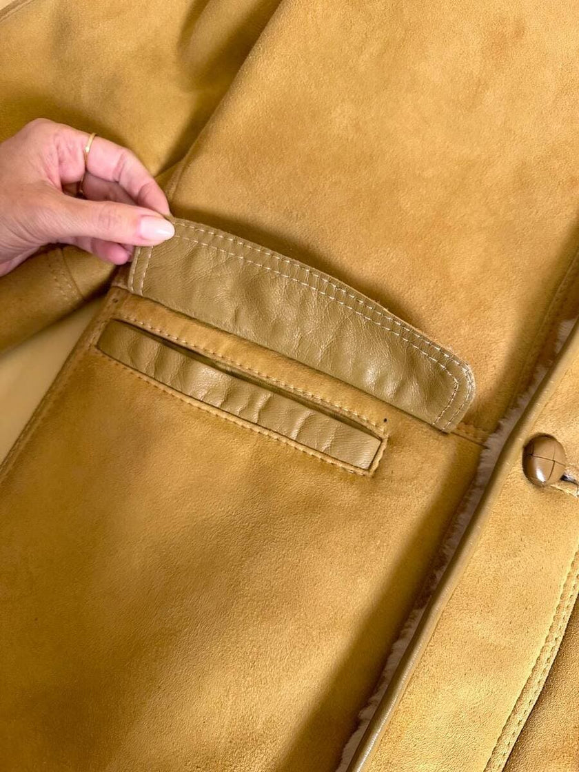 Shearling Oiginal in suede color biscotto