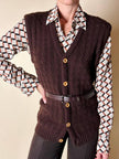 Gilet vintage in lana marrone lavorato a trecce con bottoni effetto cuoio