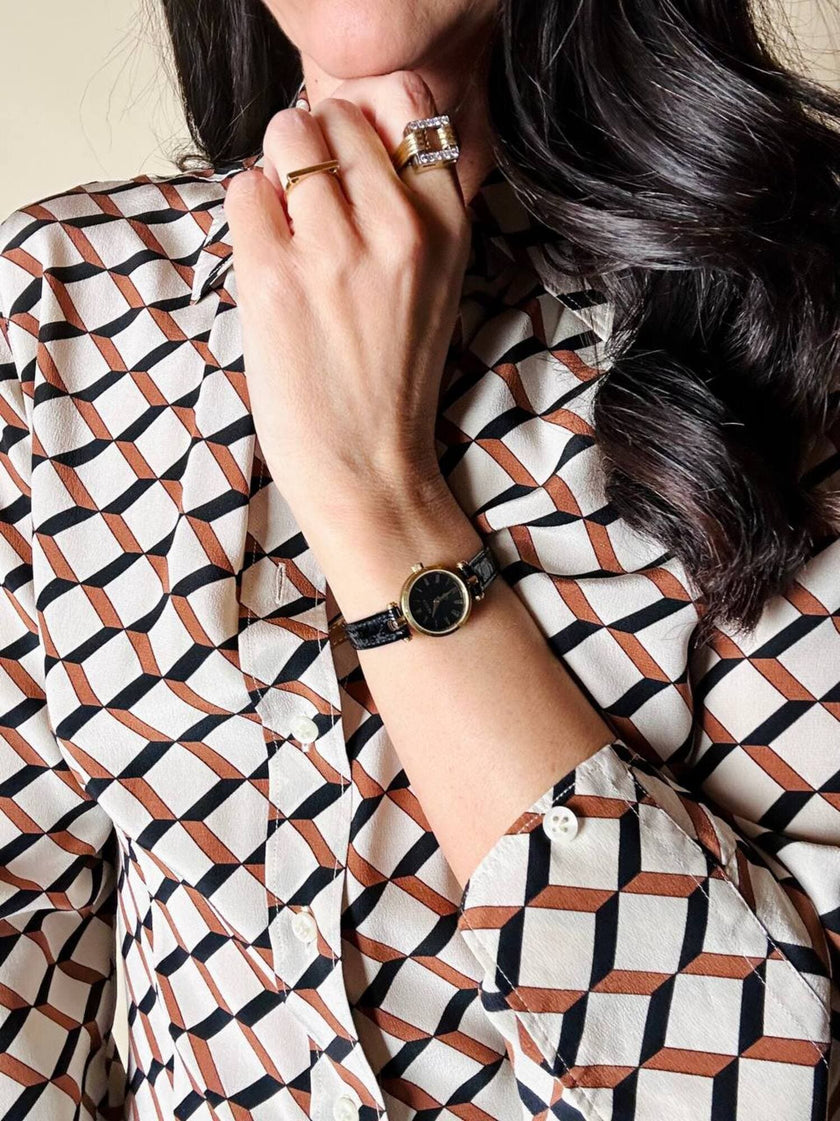 Gucci 4500 Quarzuhr mit goldenem Zifferblatt und schwarzem Lederarmband in Krokodillederoptik