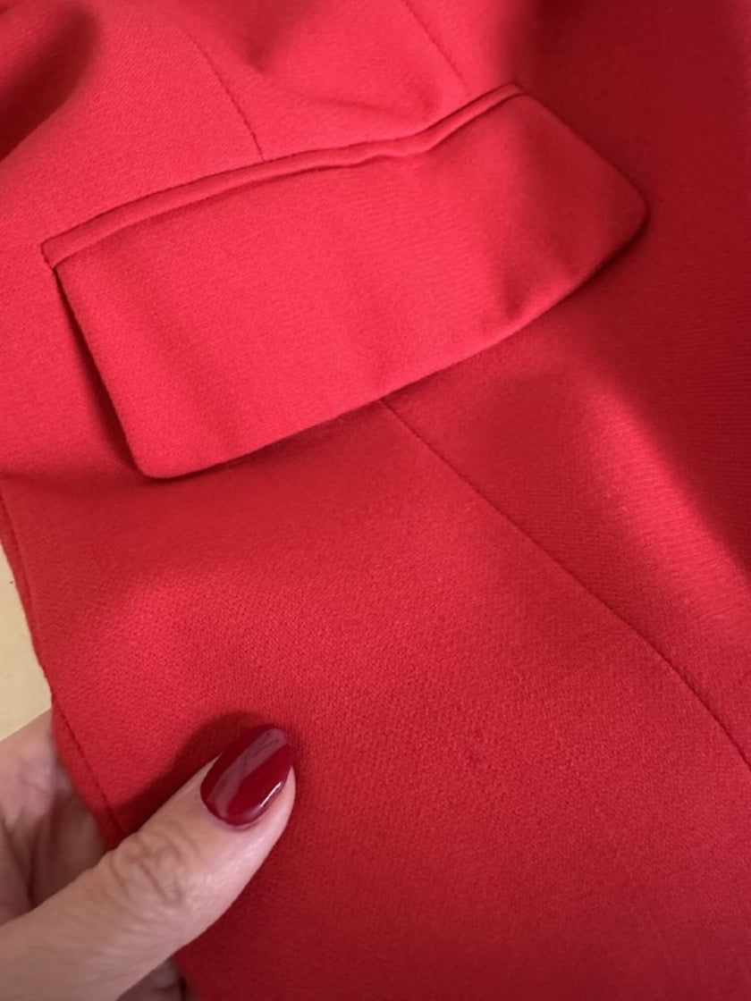 Blazer rosso con bottoni dorati a forma di cuore “Mondì”