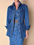 Giacca Christian Lacroix in denim modello sciancrato con lavorazione a nervature