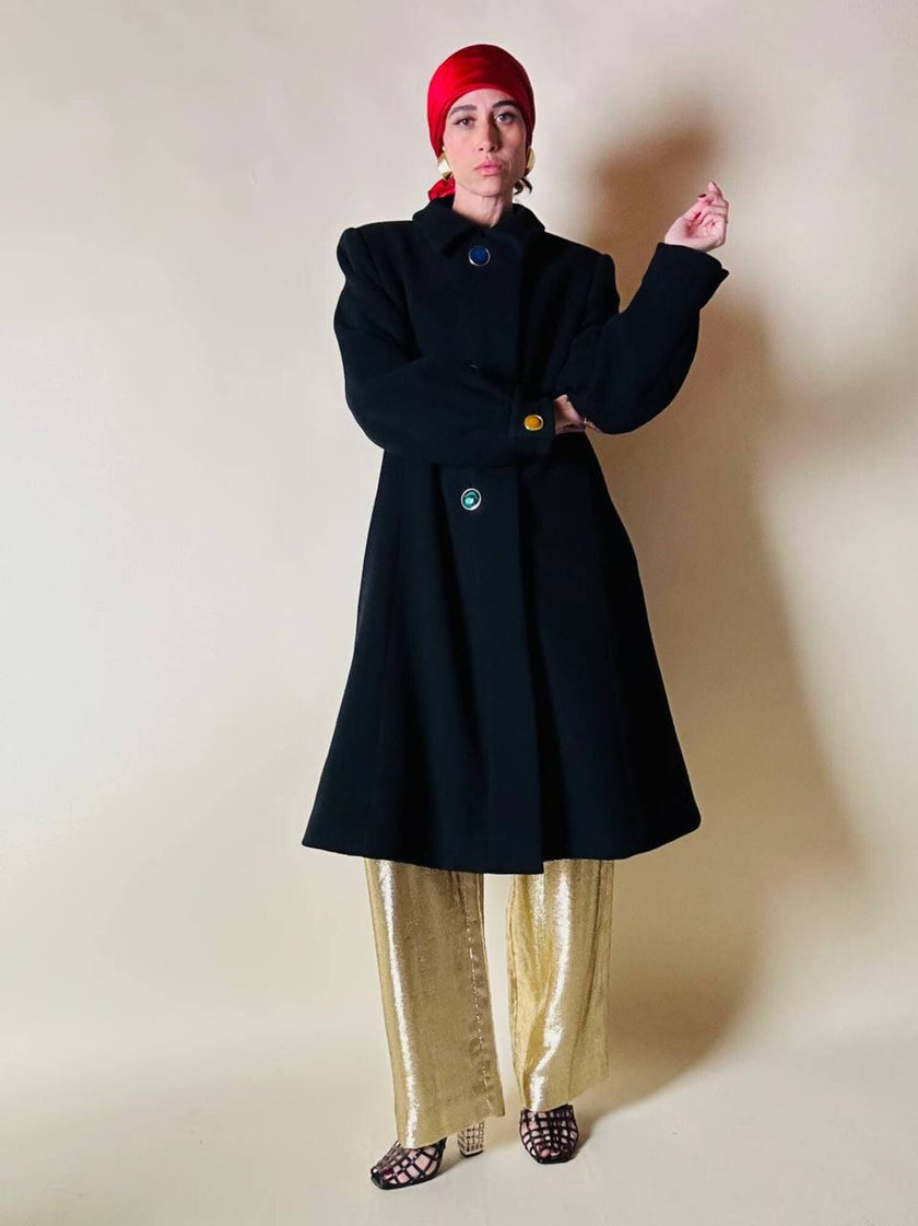 Cappotto nero con maxi bottoni gioiello multicolor “Yves Saint Laurent”