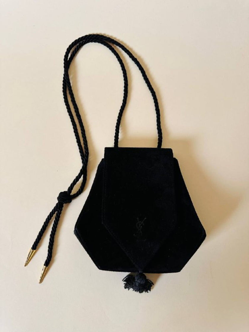 Hexagonaler Bandolier aus schwarzem Veloursleder mit „Yves Saint Laurent“ Couture-Quaste