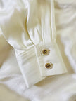 Camicia in raso avorio con bottoni gioiello “Divina”