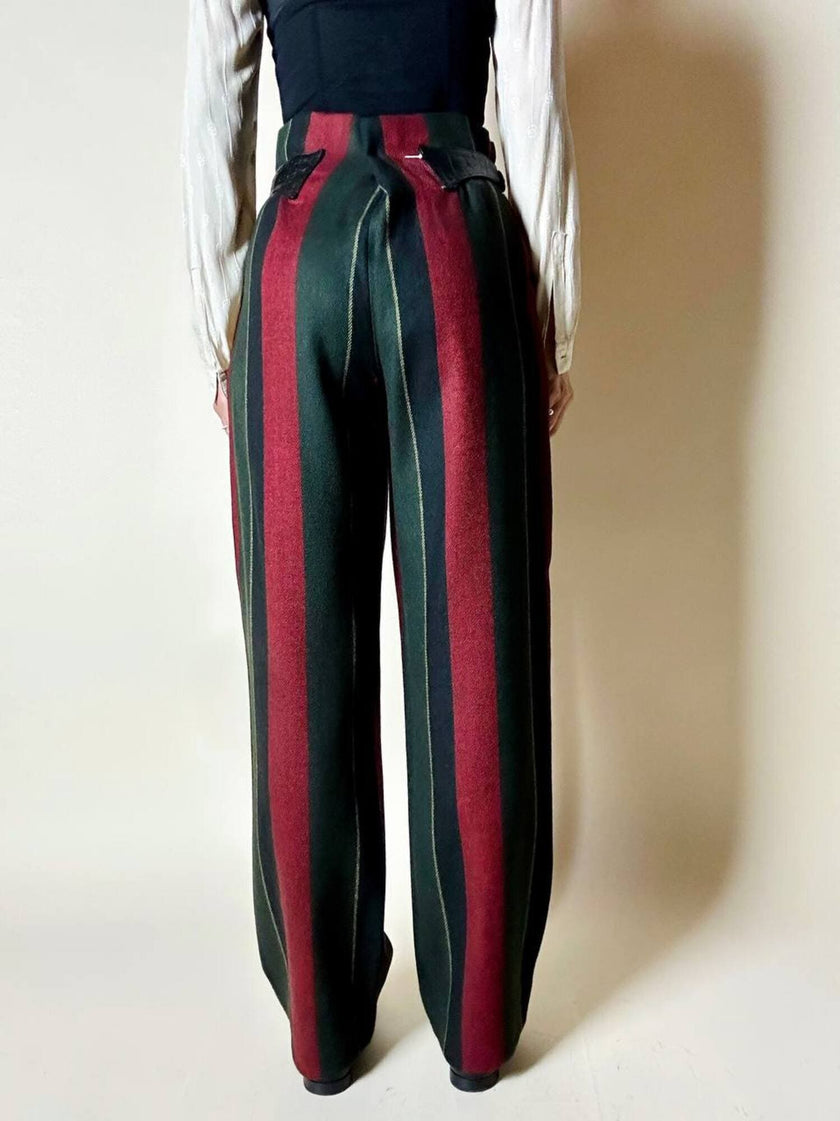 Pantalone a vita alta in lana jacquard a righe verticali con cinturini in pelle nera