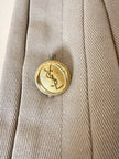 Bermuda Yves Saint Laurent in cotone color sabbia con bottoni dorati con logo YSL