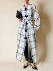 Trench lungo in organza di seta bianca operata con maxi bottoni neri “Emporio Armani”