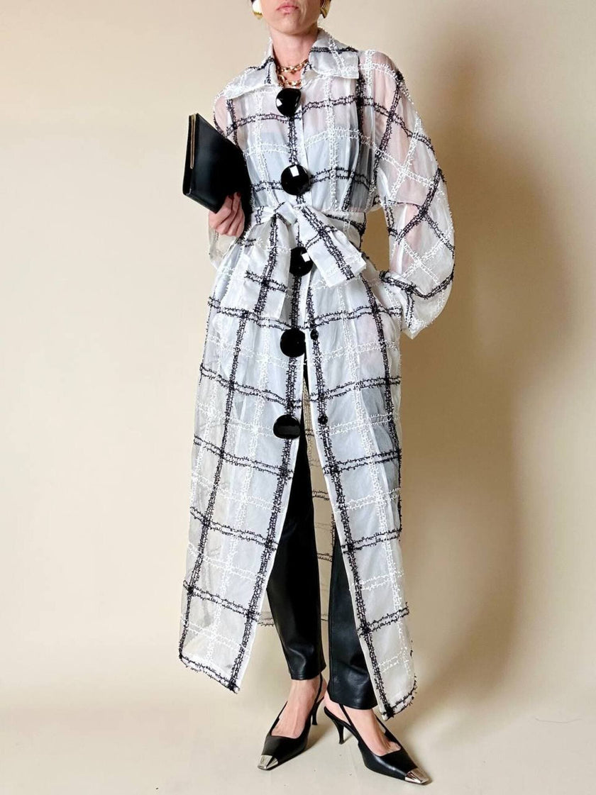 Trench lungo in organza di seta bianca operata con maxi bottoni neri “Emporio Armani”