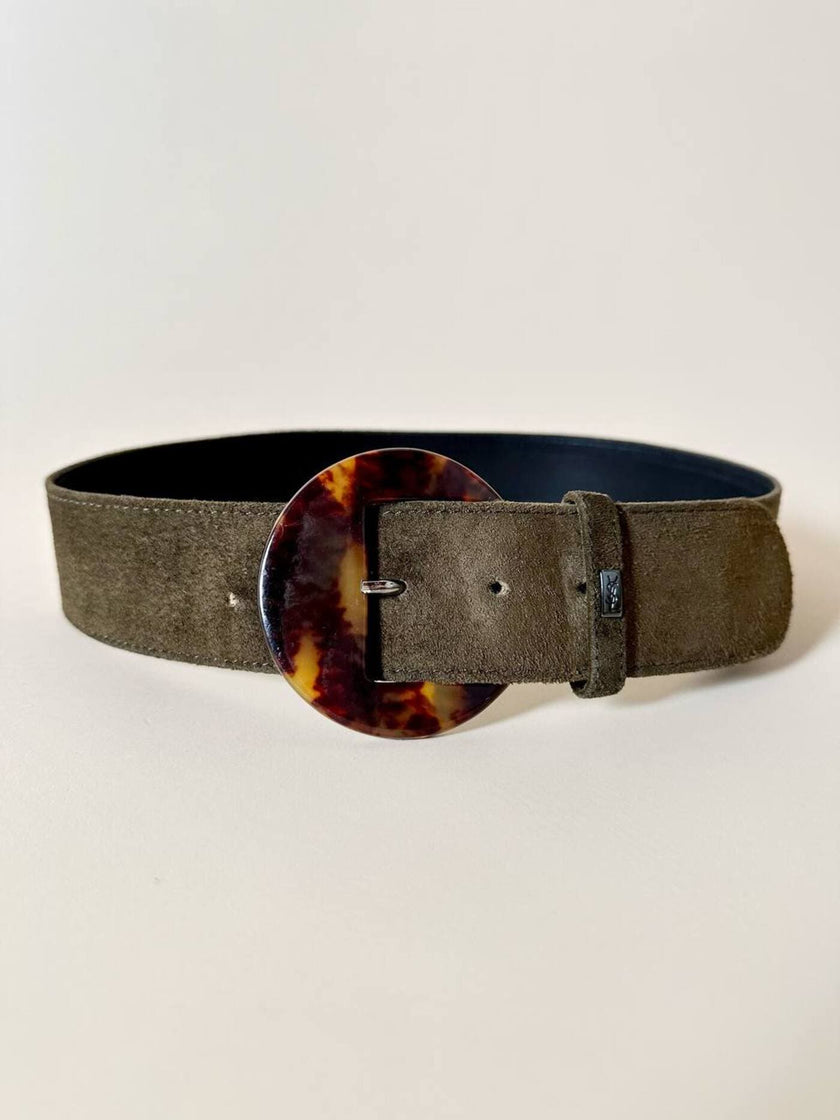 Cintura Yves Saint Laurent in camoscio verde militare con maxi fibbia rotonda effetto tartaruga