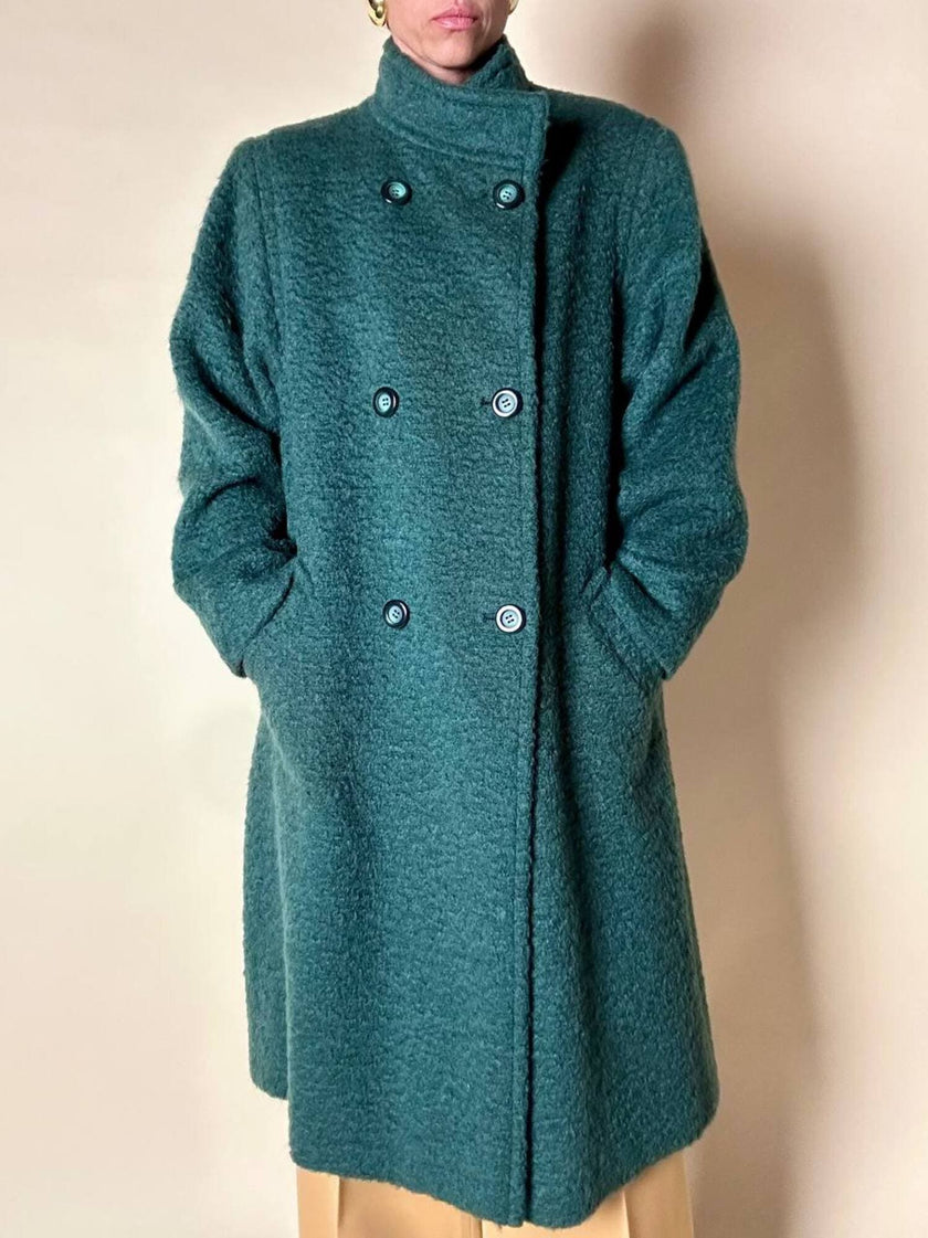 Cappotto doppiopetto in lana bouclé verde bosco con fodera firmata