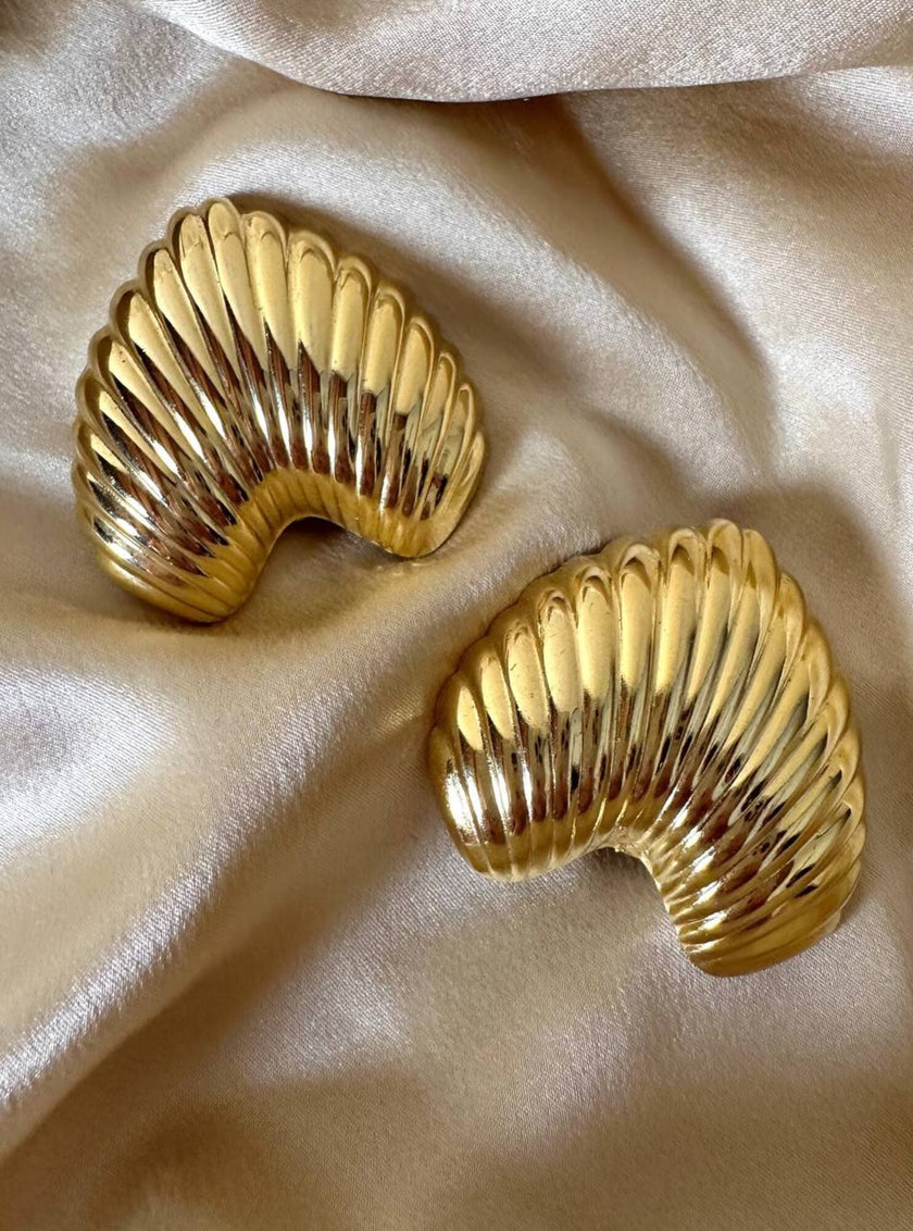 Clip cannelé oro a forma di cuore rovesciato
