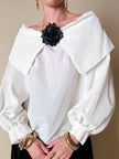 Blusa vintage Yves Saint Laurent bianca con grande balza e rosa nera