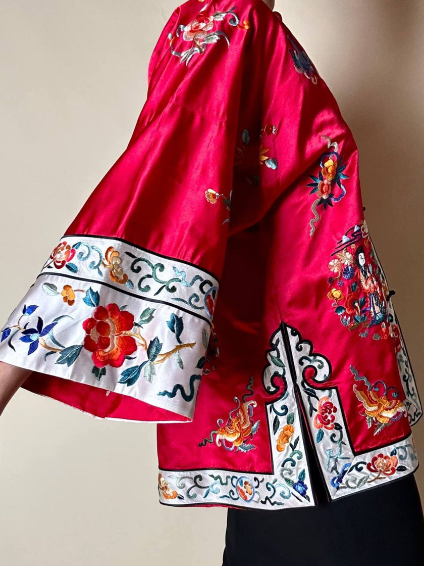 Giacca kimono vintage cinese in raso di seta rossa ricamata a mano
