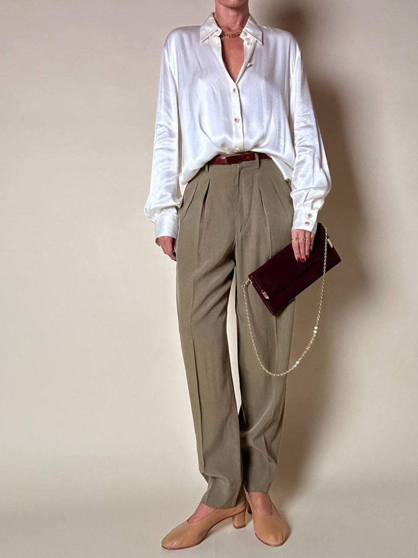 Camicia in raso avorio con bottoni gioiello “Divina”