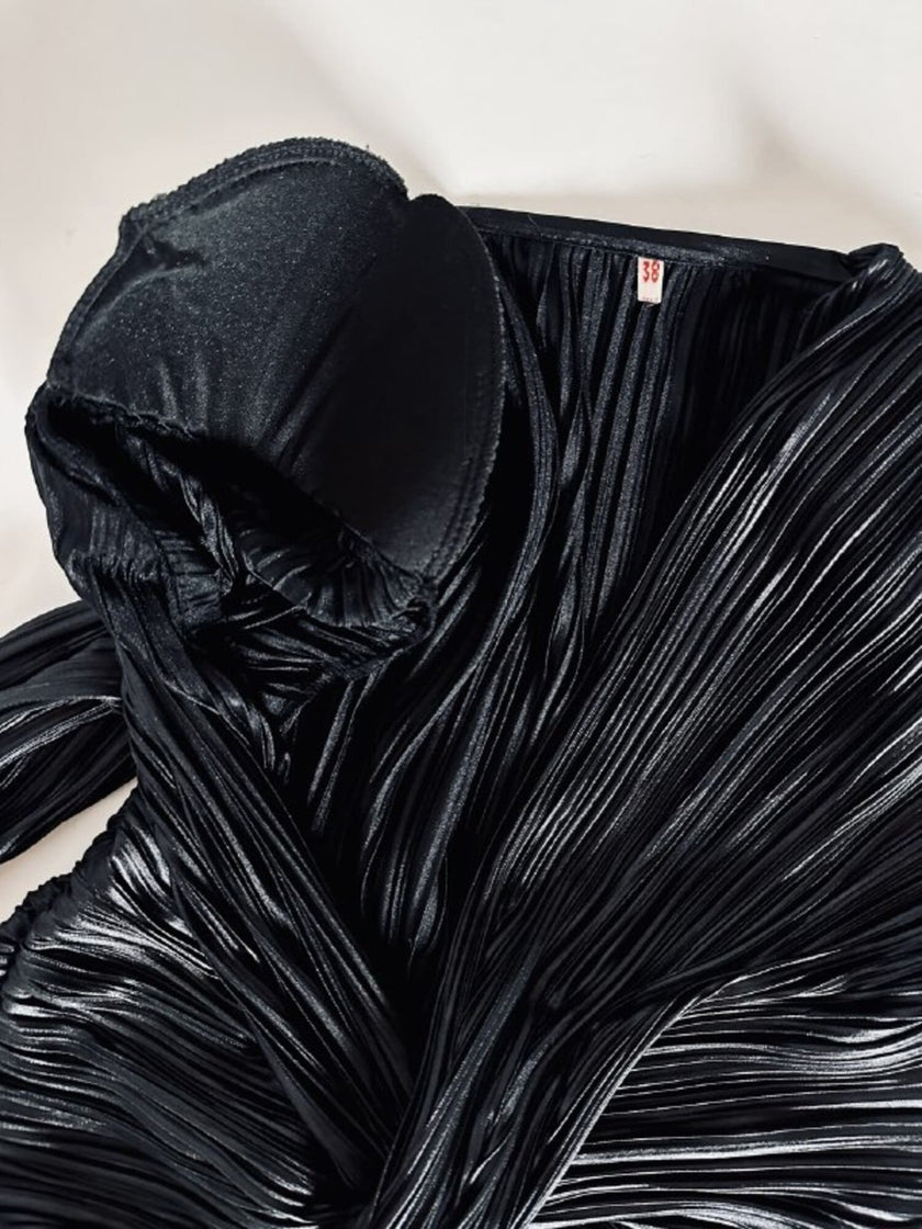 Abito vintage in tessuto plissé nero semi lucido