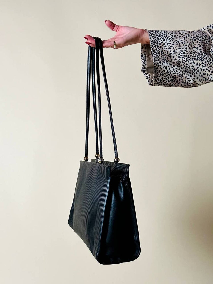 Borsa in pelle nera con lavorazione canneté “Karl Lagerfeld”