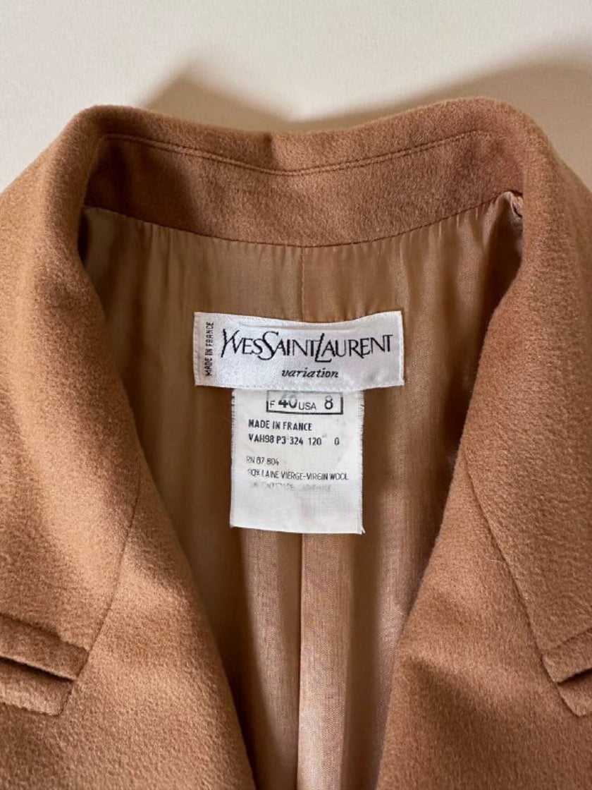 Blazer doppiopetto in lana color biscotto con bottoni dorati “Yves Saint Laurent”