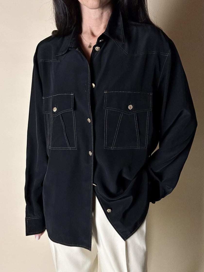 Camicia vintage nera con tasche applicate sul petto cuciture in lamé oro e bottoni dorati