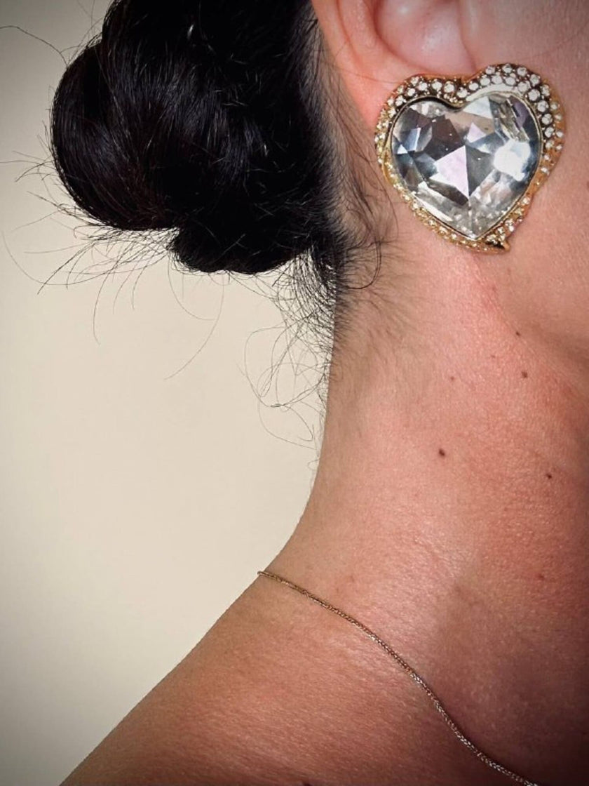 Clip oro con maxi cristalli a forma di cuore “Yves Saint Laurent”