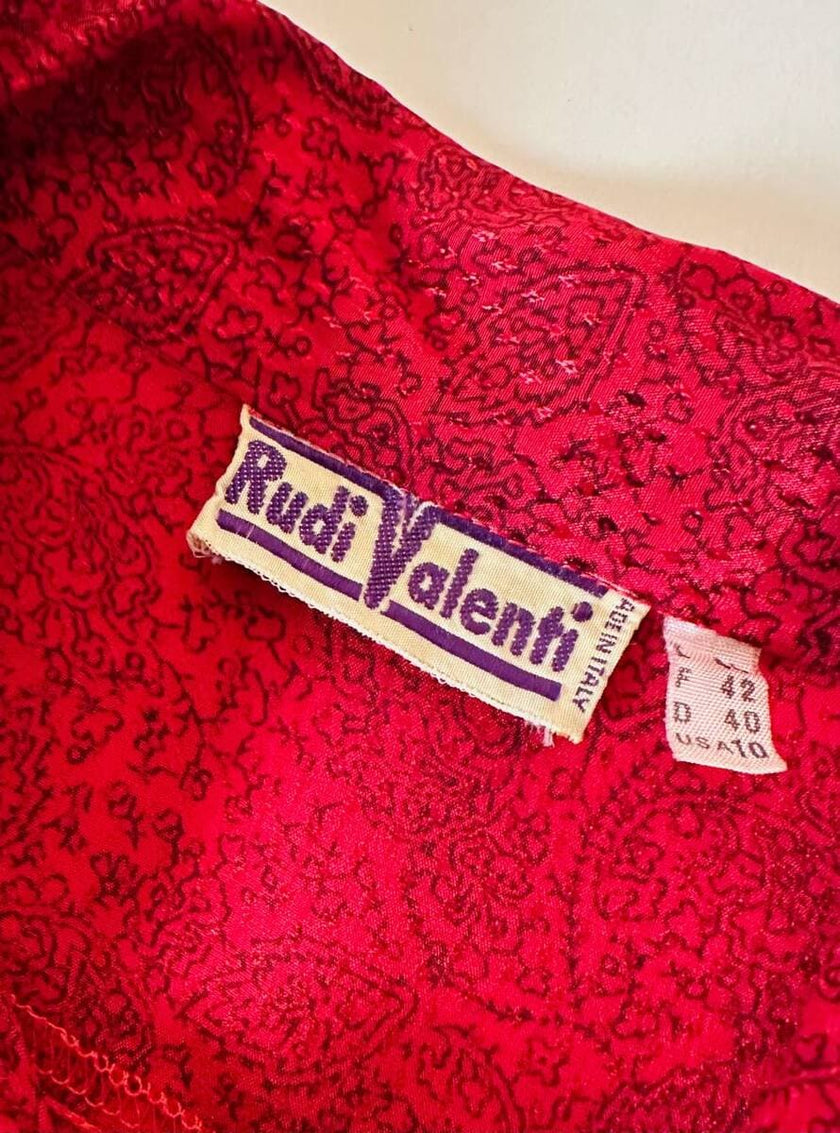 Camicia rossa con fiocco al collo “Rudi Valenti”
