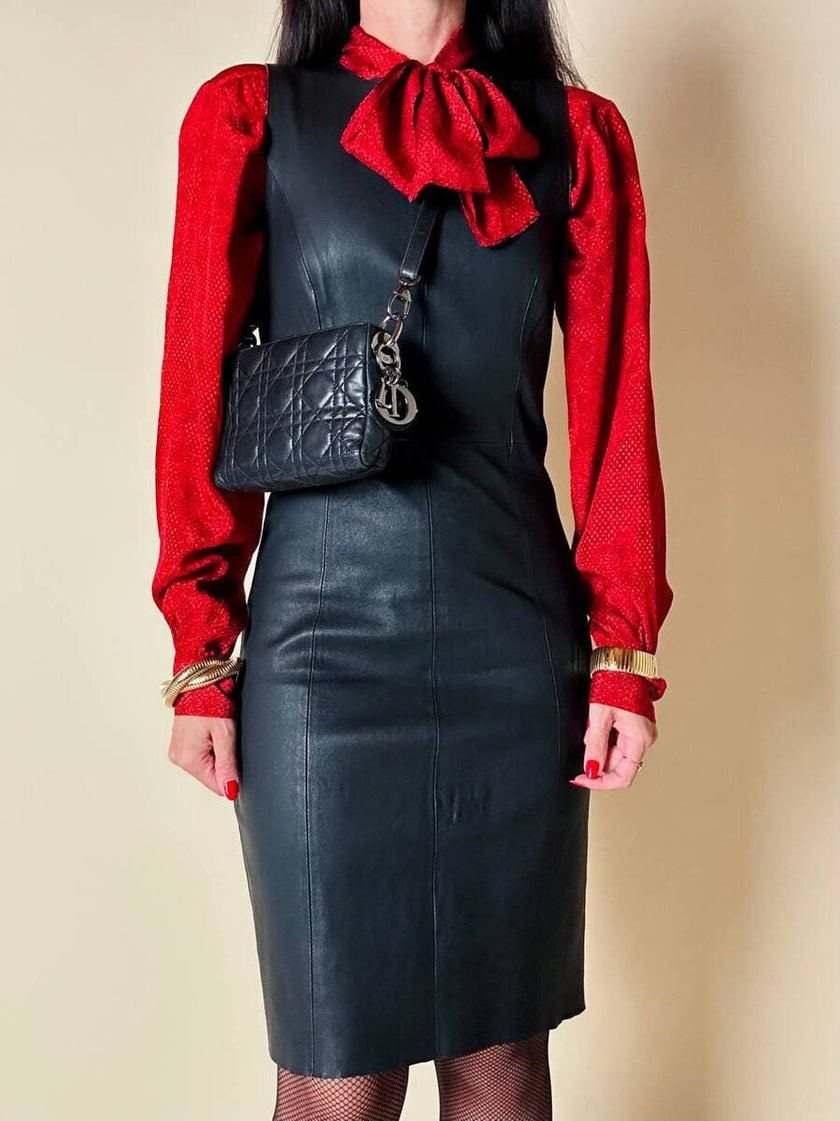 Camicia rossa con fiocco al collo “Rudi Valenti”