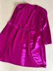 Wrap dress in raso ciclamino con cintura in coordinato “Sartoria Oriana Neri”