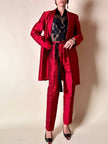 Tailleur pantalone rosso in shantung di seta grezza