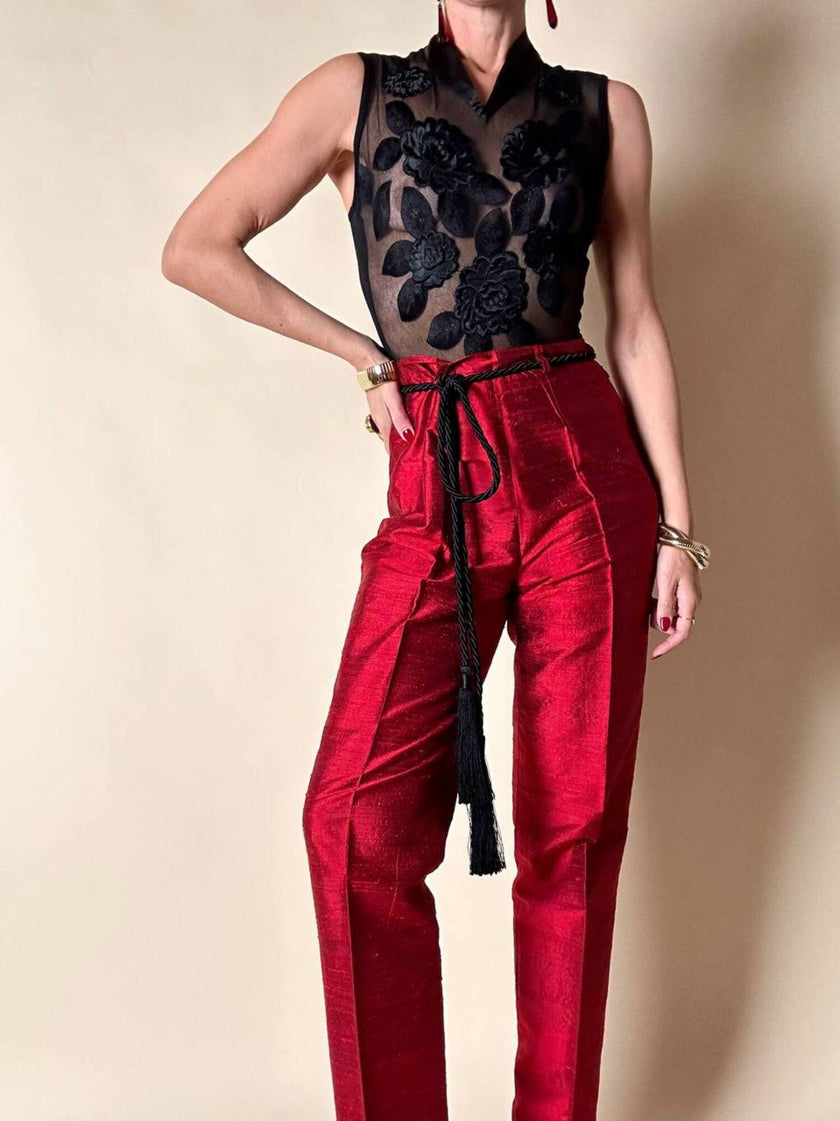 Tailleur pantalone rosso in shantung di seta grezza
