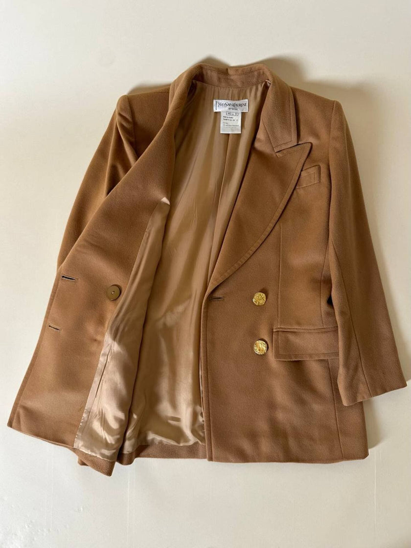 Blazer doppiopetto in lana color biscotto con bottoni dorati “Yves Saint Laurent”