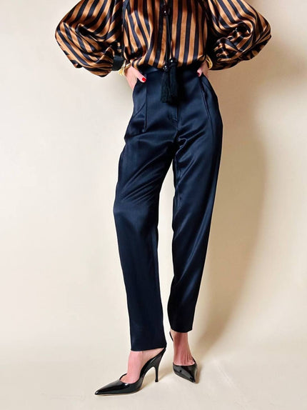 Pantalone a vita alta con pince in raso nero “Gianni Versace”