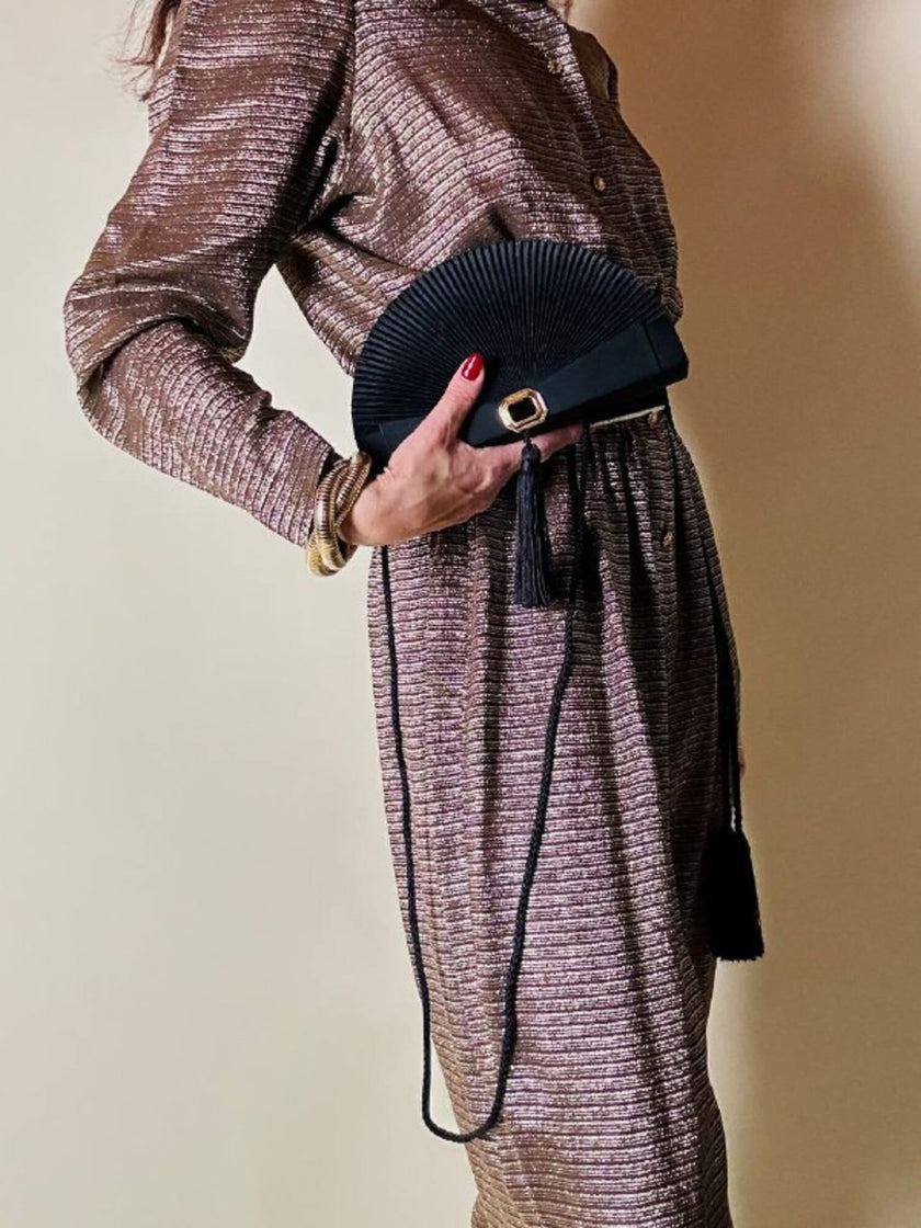 Pochette a ventaglio in raso micro plissé con nappa couture e tracolla “Guy Laroche”