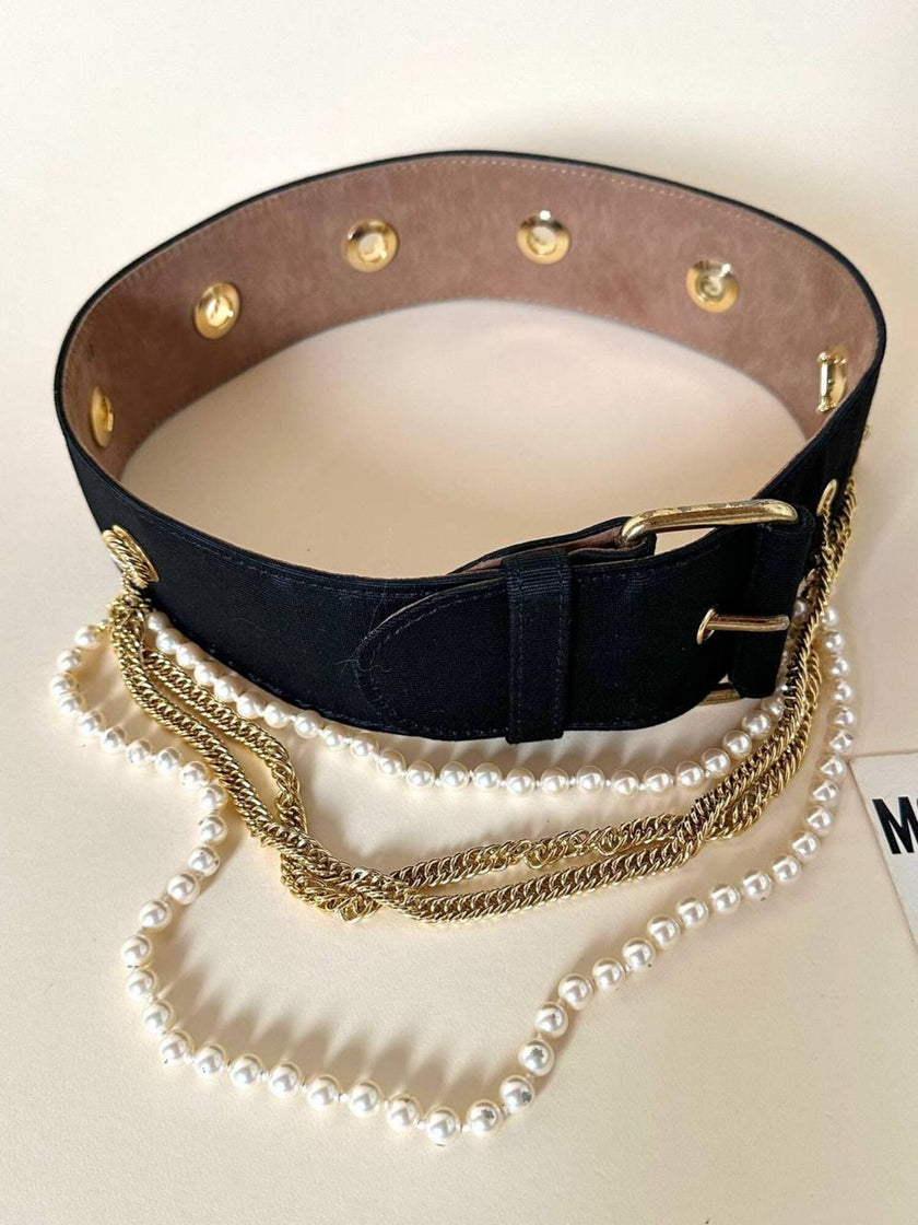 Cintura alta in gros grain nero con perle e catene pendenti “Moschino”