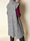 Gilet lungo doppiopetto in tweed a spina di pesce bianco e marrone