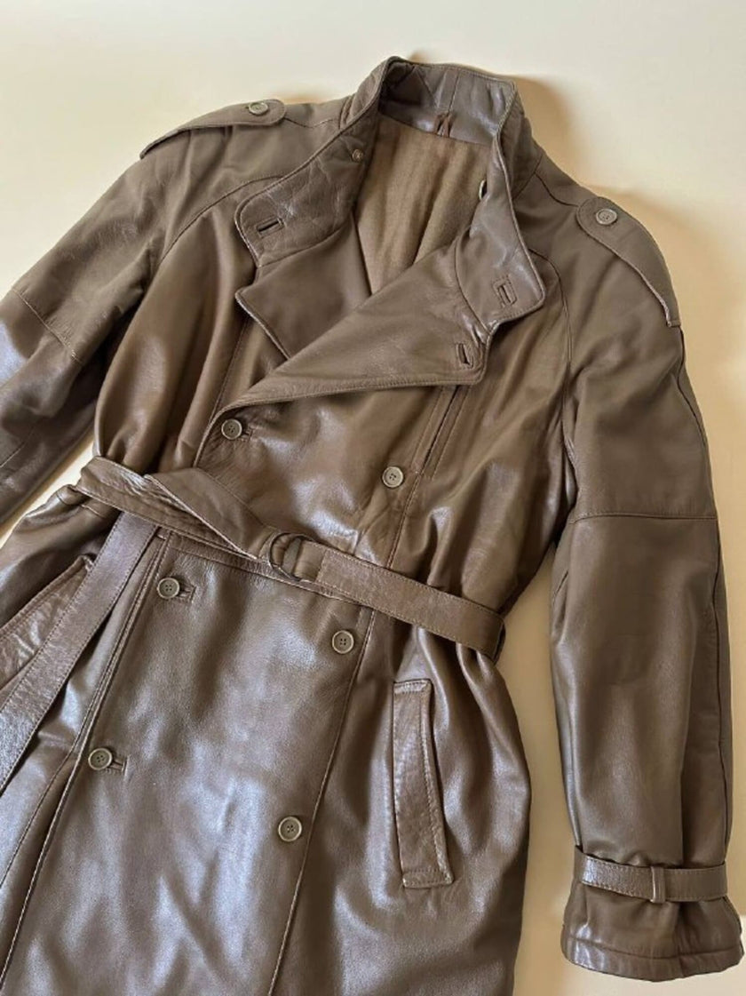 Trench doppiopetto in pelle color fango con interno imbottito