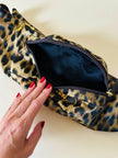 Marsupio in raso leopardato “Moschino”
