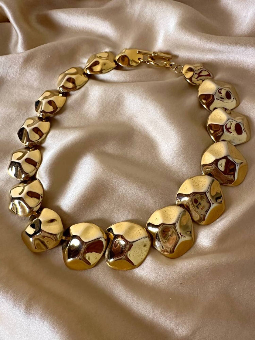 Collier dorato a pepite