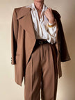 Tailleur giacca/pantalone in rasato di lana color caramello “Byblos”