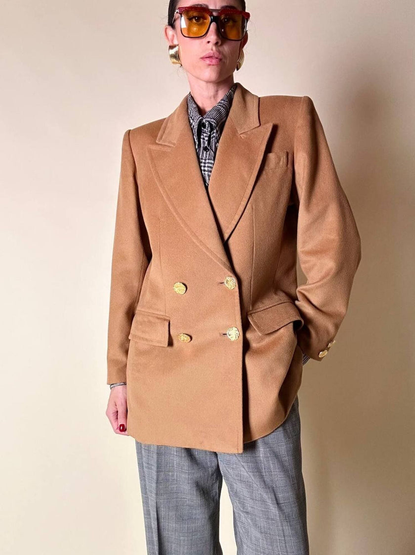 Blazer doppiopetto in lana color biscotto con bottoni dorati “Yves Saint Laurent”