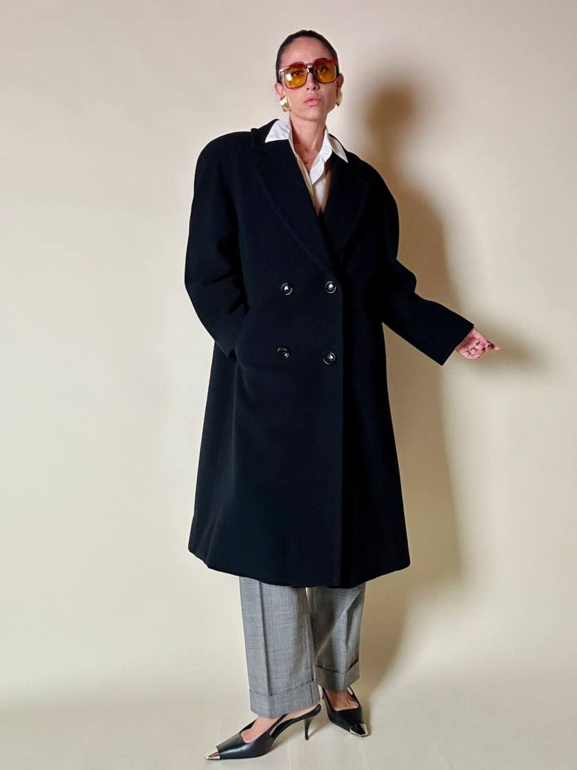 Cappotto doppiopetto oversize in lana nera