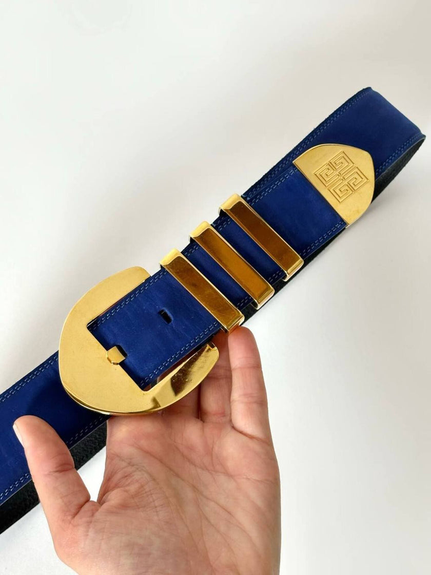 Cintura vintage Givenchy in nabuk blu cobalto con fibbia sagomata e passanti oro