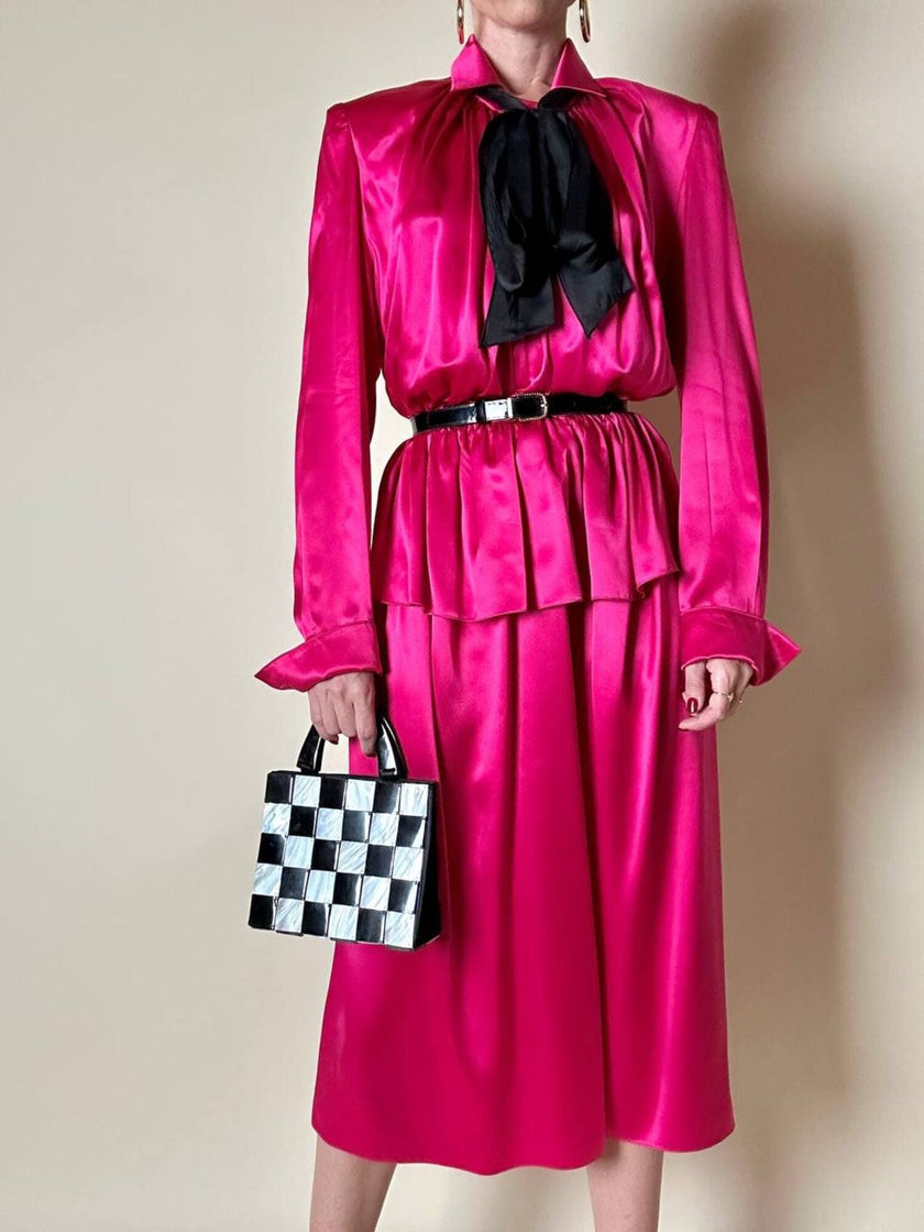 Abito longuette in raso di seta fucsia “Mulberry”