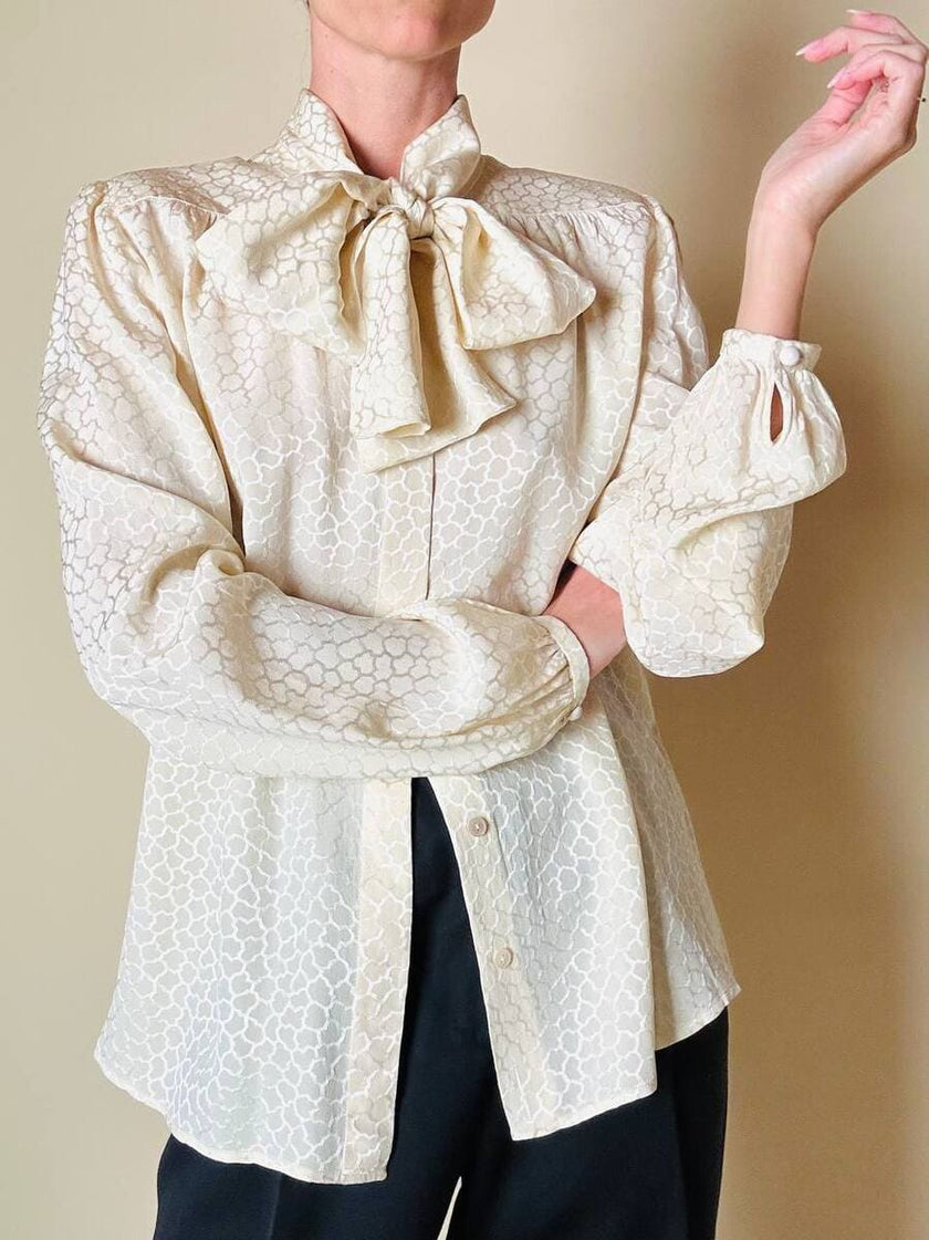 Camicia in seta Jaquard avorio con grande fiocco al collo