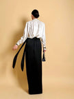 Camicia in raso bianco con fiocco nero “Yves Saint Laurent”