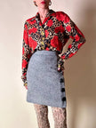 Camicia in seta leopardata con rose rosse e dettagli barocchi “Laurèl”